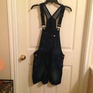 Overall shorts